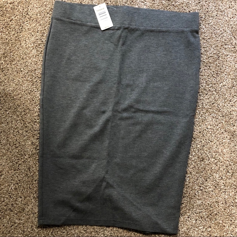 BRAND NEW TORRID PENCIL SKIRT